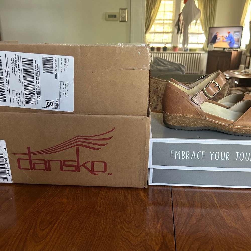 Brand New Dansko MaryJanes:  Size 38: Brown